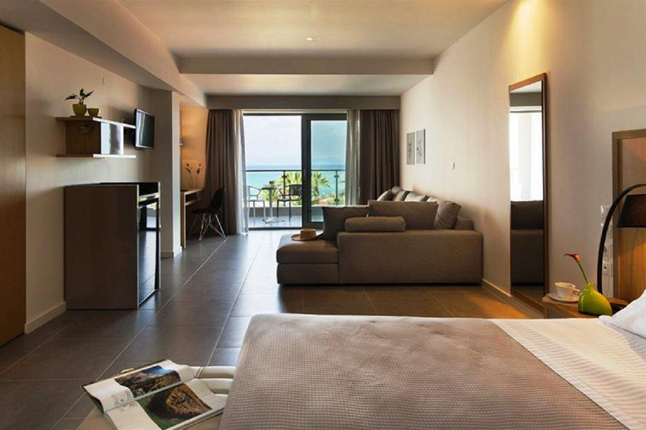 Ostria Sea Side