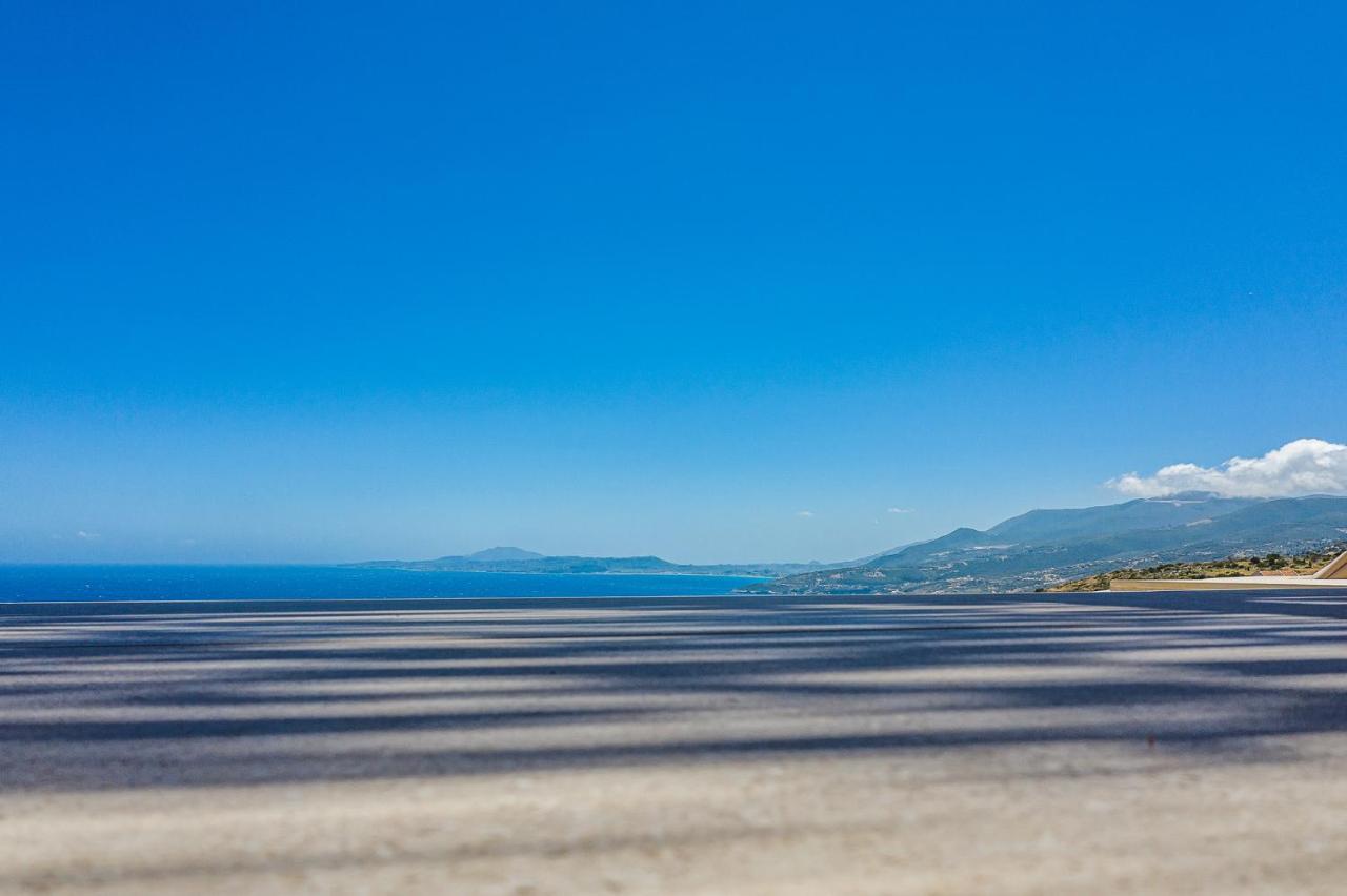 Suolo Di Gioia With Magnificent Sea View And Infinity Pool 18*4m * Korithion
