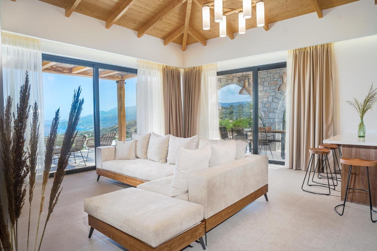 Villa Suolo Di Gioia With Magnificent Sea View And Infinity Pool 18*4m Korithion