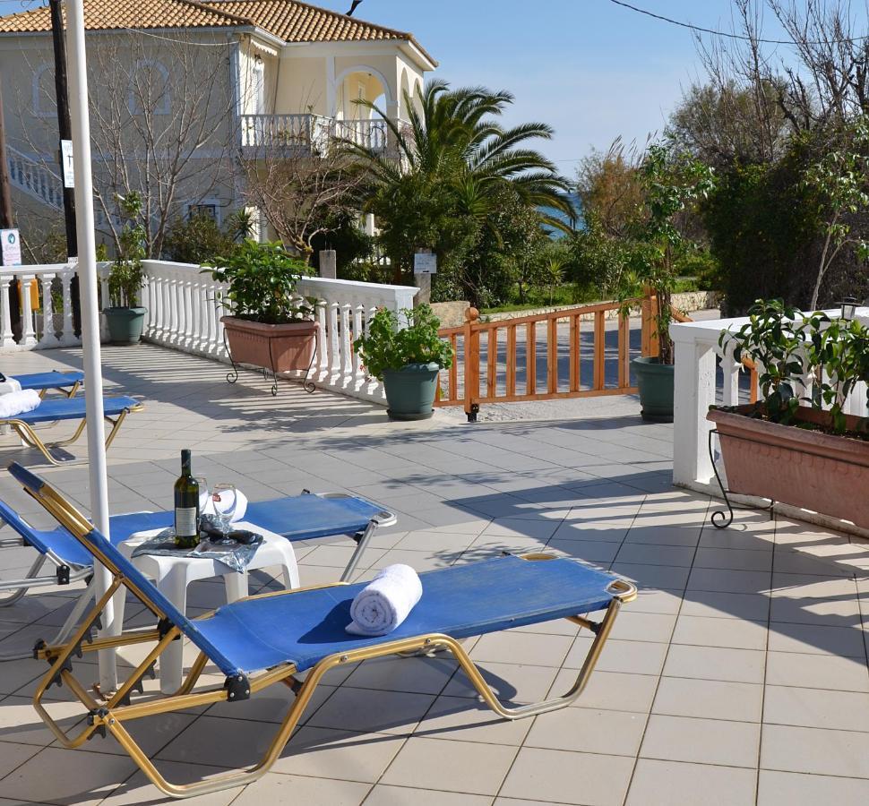 Nikos Aparthotel