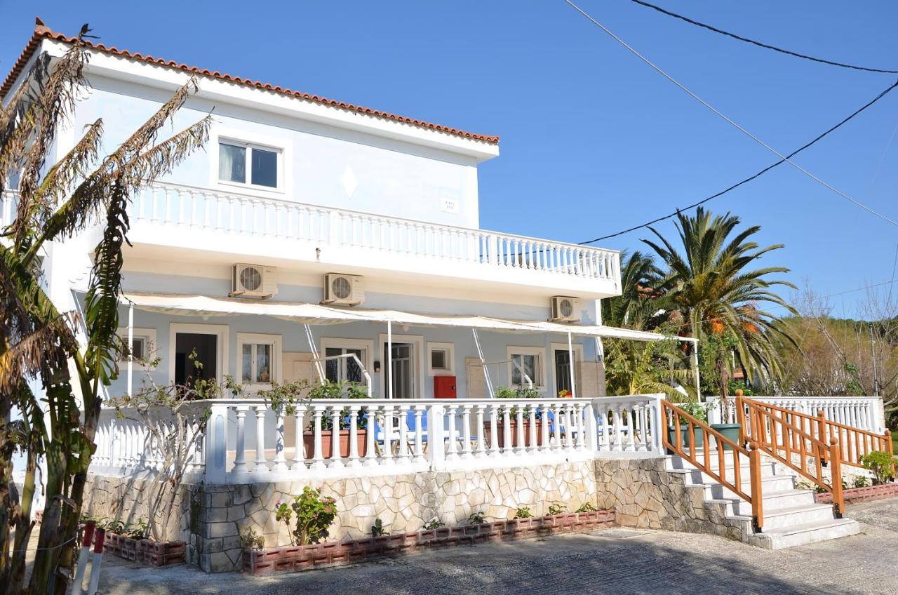 Nikos Aparthotel