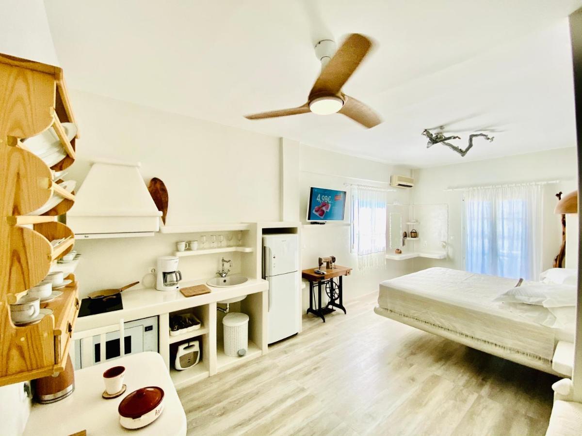 Deluxe & Ageri-milos Apartment