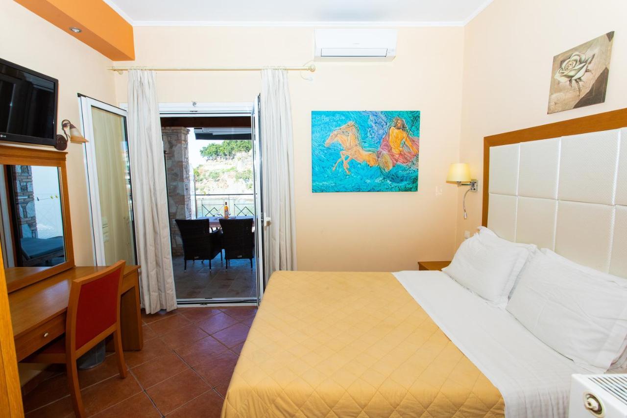 Petros Penthouse Apartment Parga