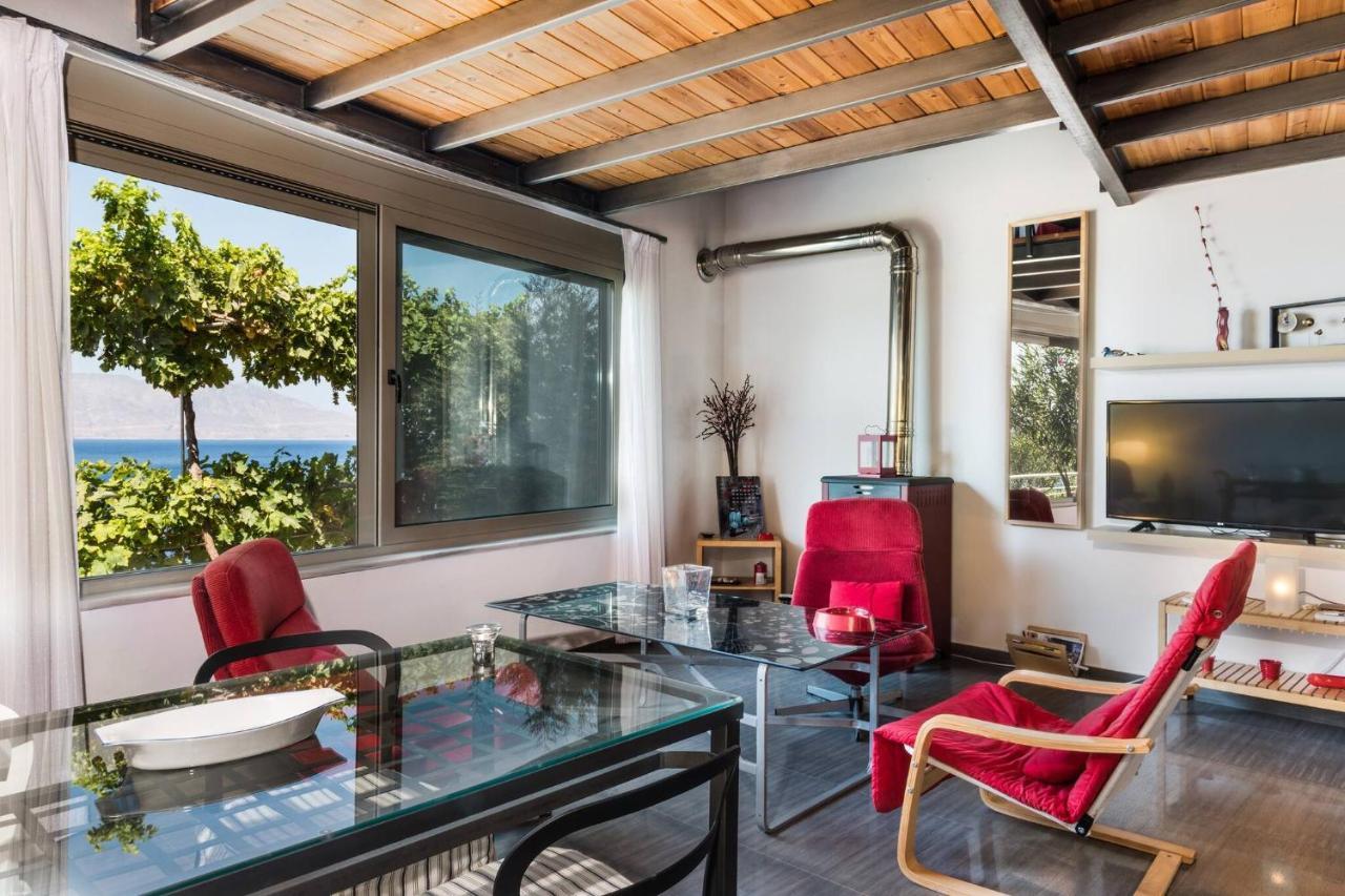 House With Private Place To Swim, Solitary View Holiday home