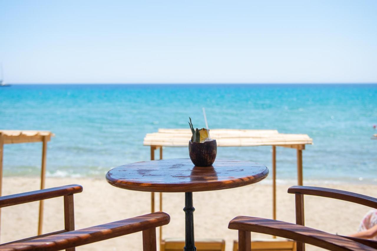 Almyra Seaside