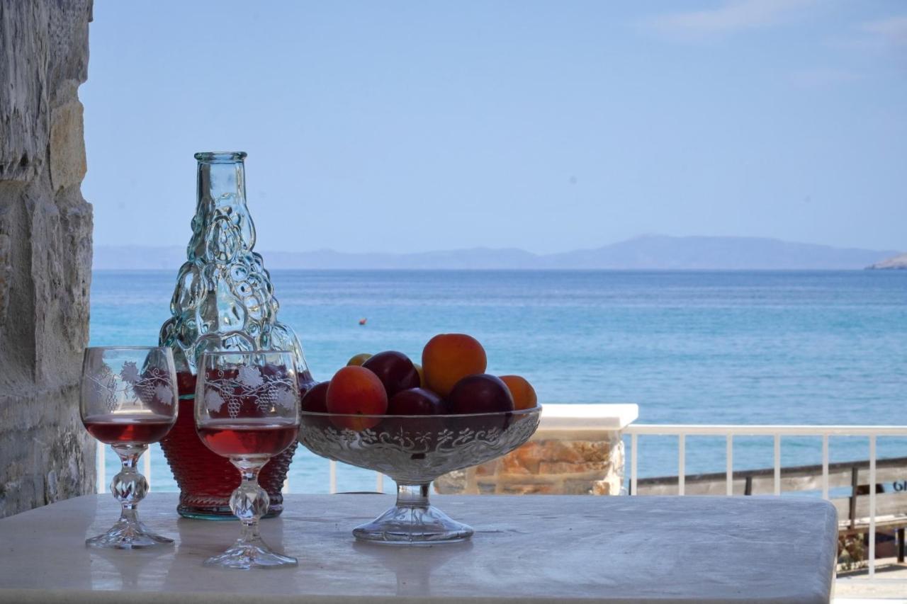 Moutsouna Beach *
