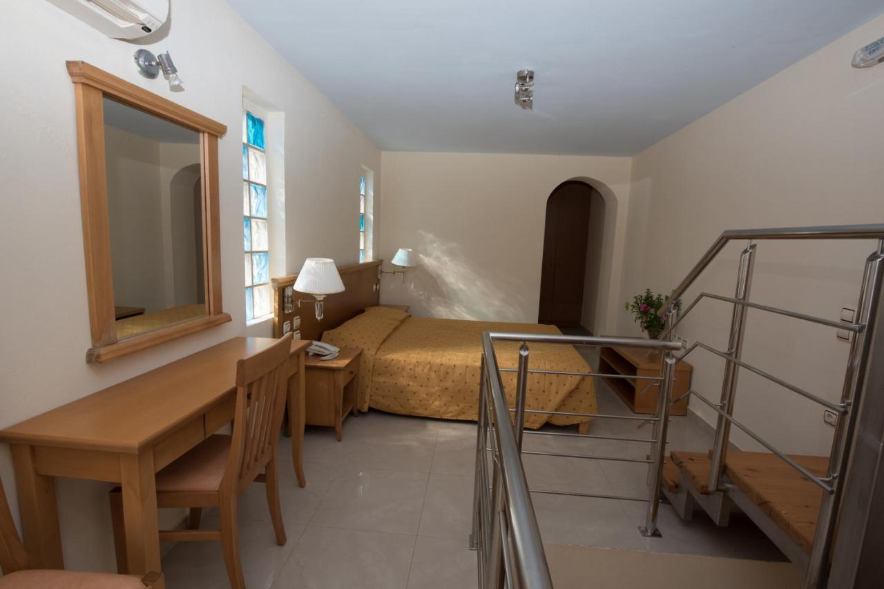 Ionio Star Aparthotel 3*
