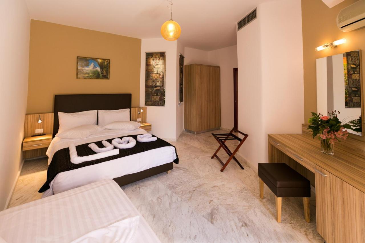 Hotel Elotia