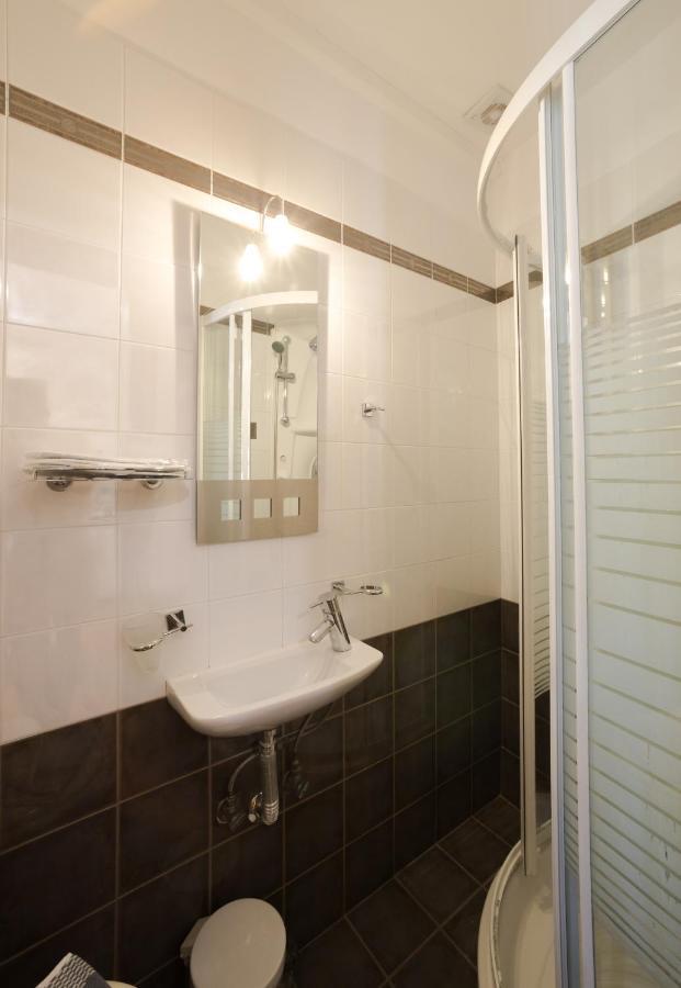 Pension Nikolaos 3*