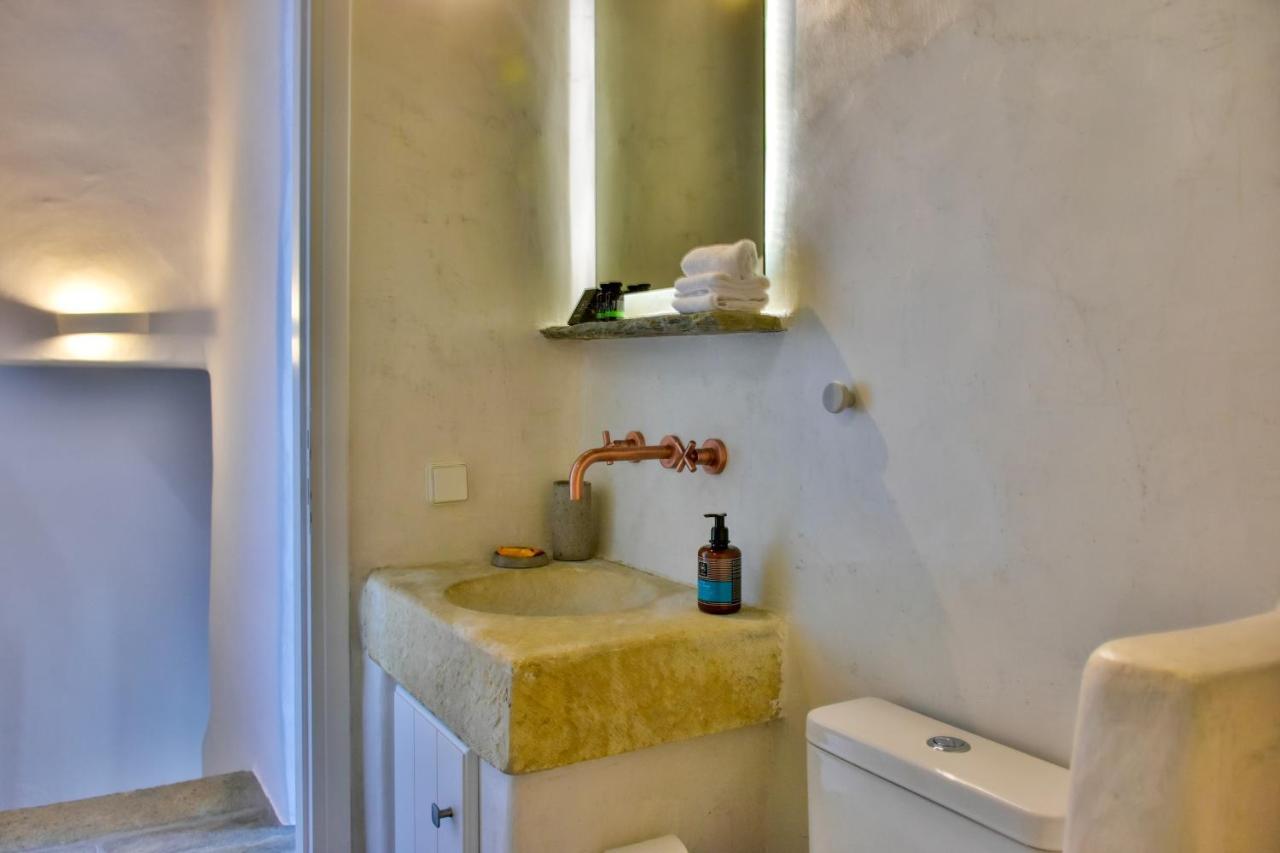 Living Theros Luxury Hotel 3*