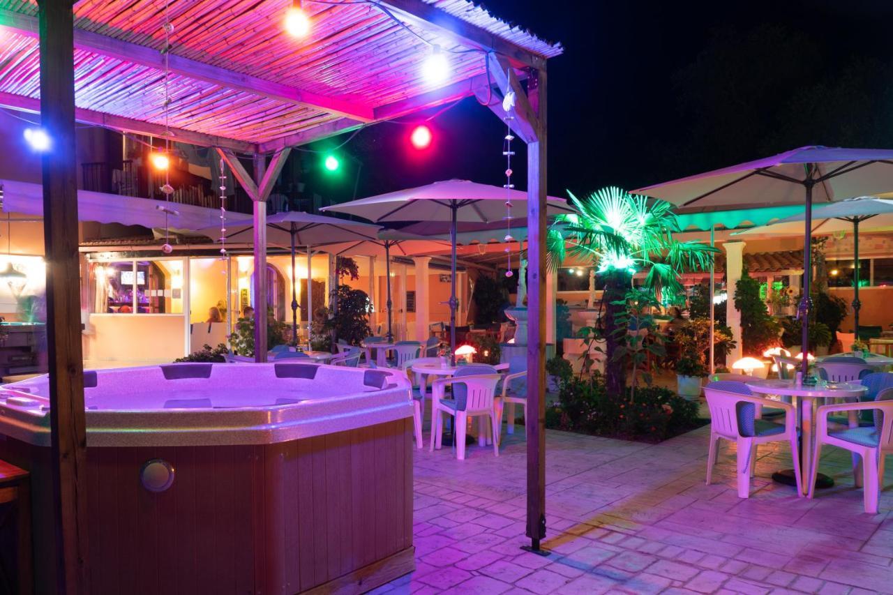 Billy's Guest house *