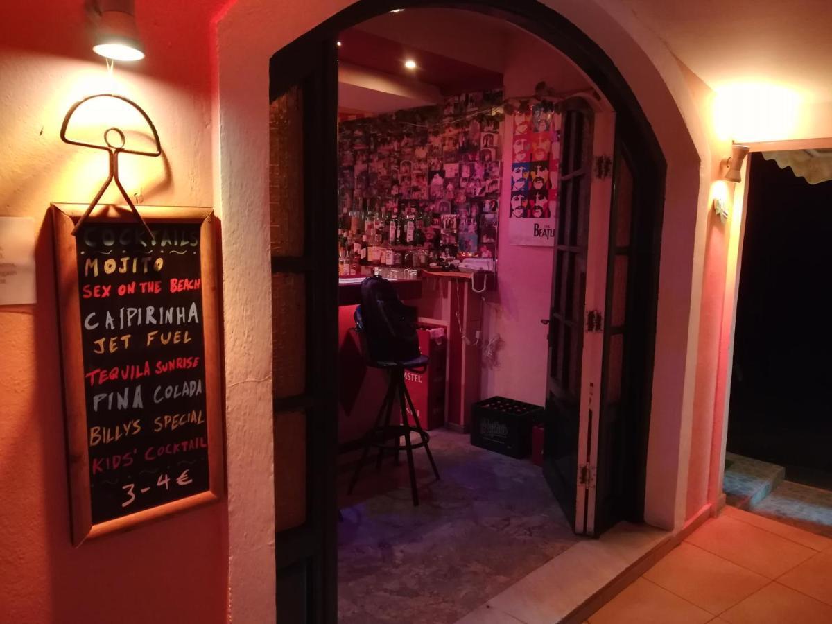 Billy's