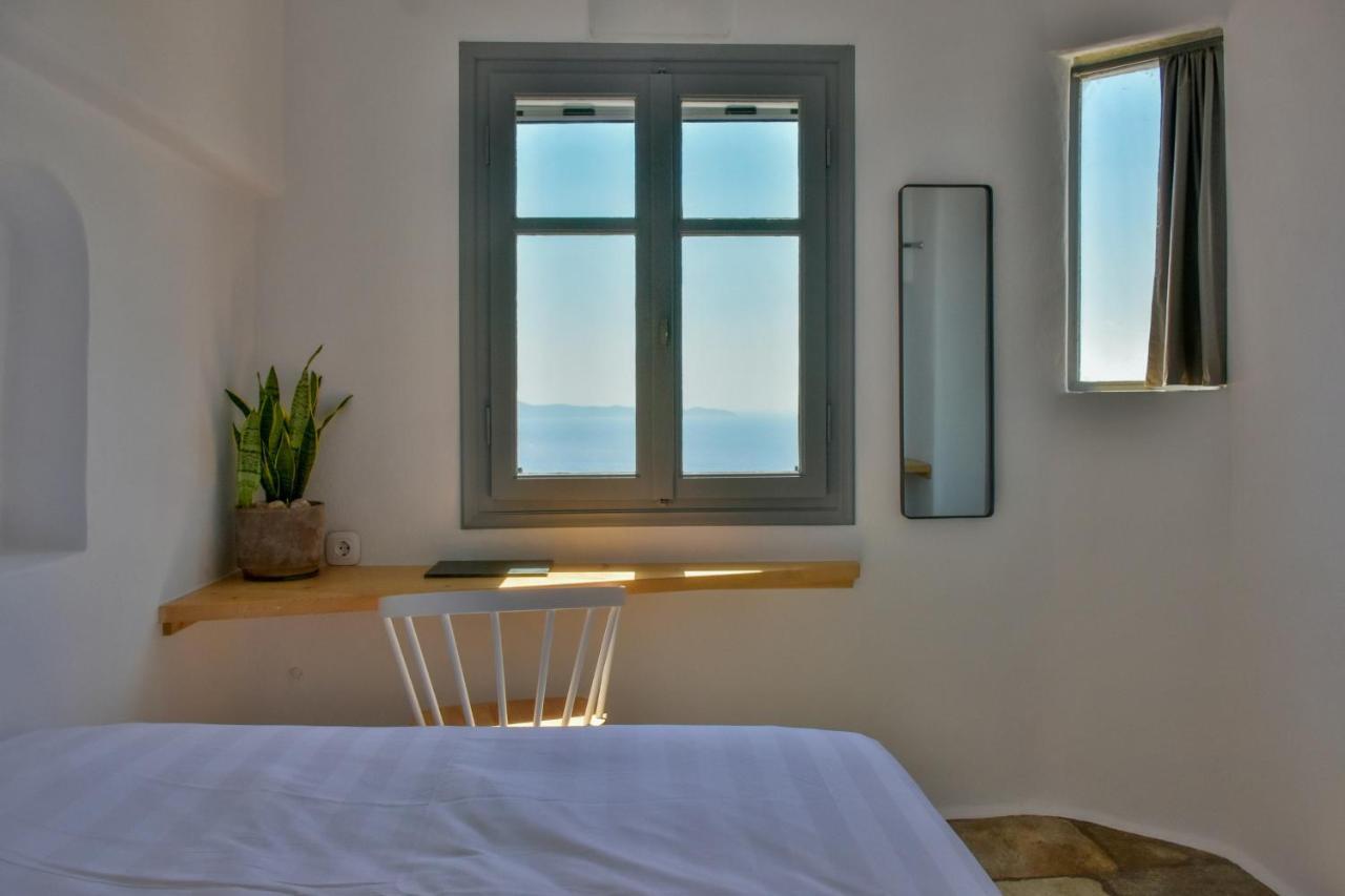 Living Theros Luxury 3*