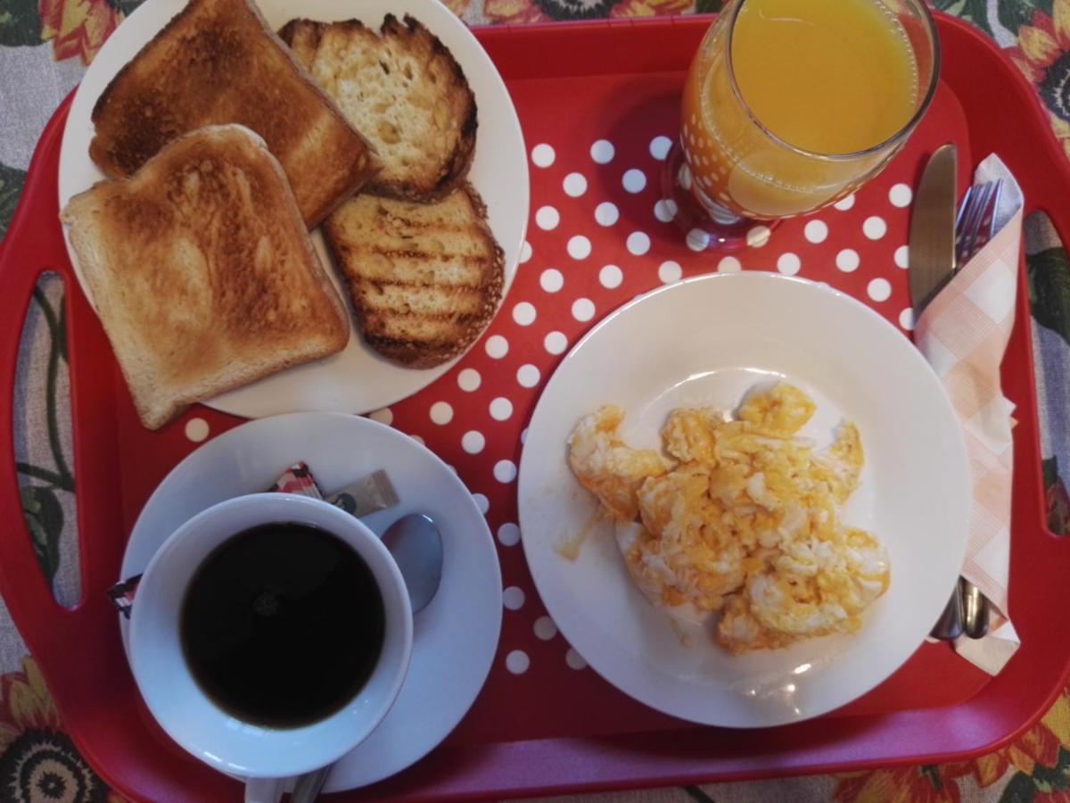 Bouganville Stegna Bed & Breakfast *