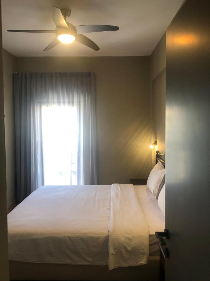 Petousis & Hotel Amoudara (Heraklion)