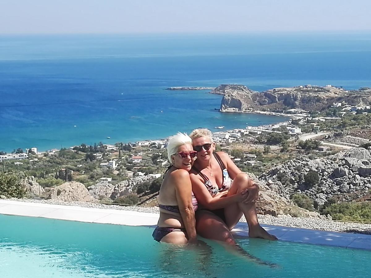 Bouganville Stegna Bed & Breakfast *