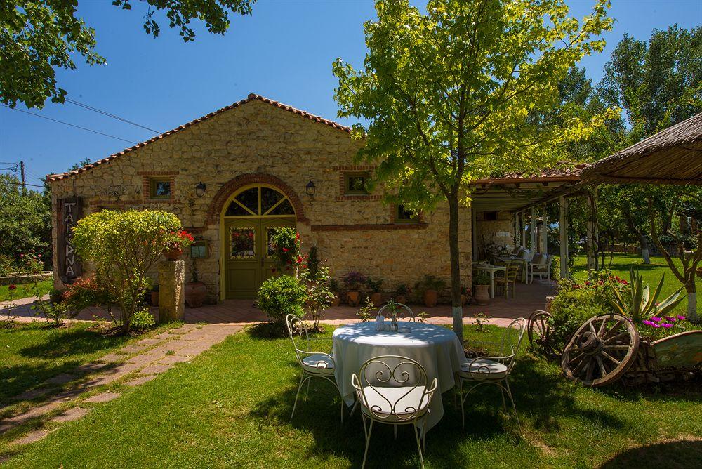 Petrino Eco Village 4*