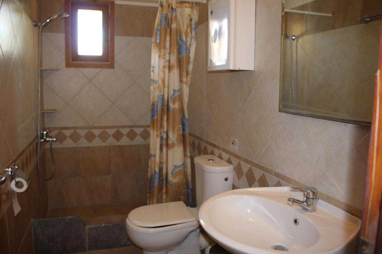 Maria-triopetra Holiday home *