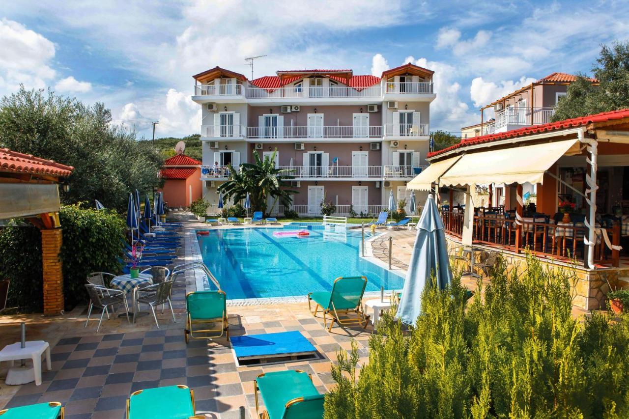 Amoudi Studios Apartments Hotel 3*