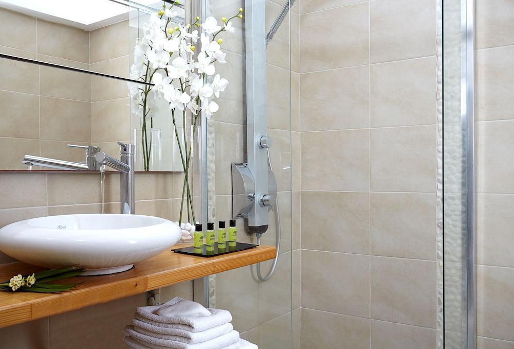 Callia Retreat Hotel Fira (Santorini)