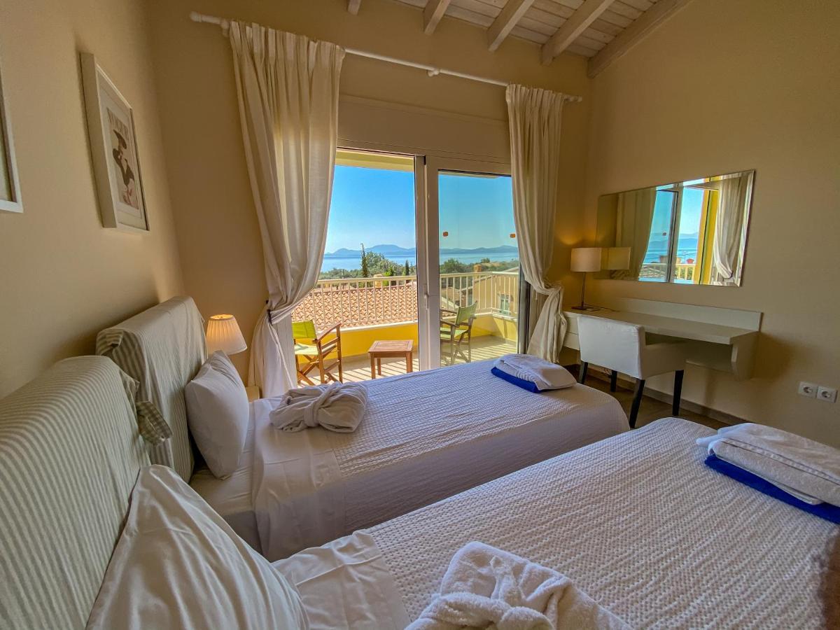 La Riviera Seaside & 4*