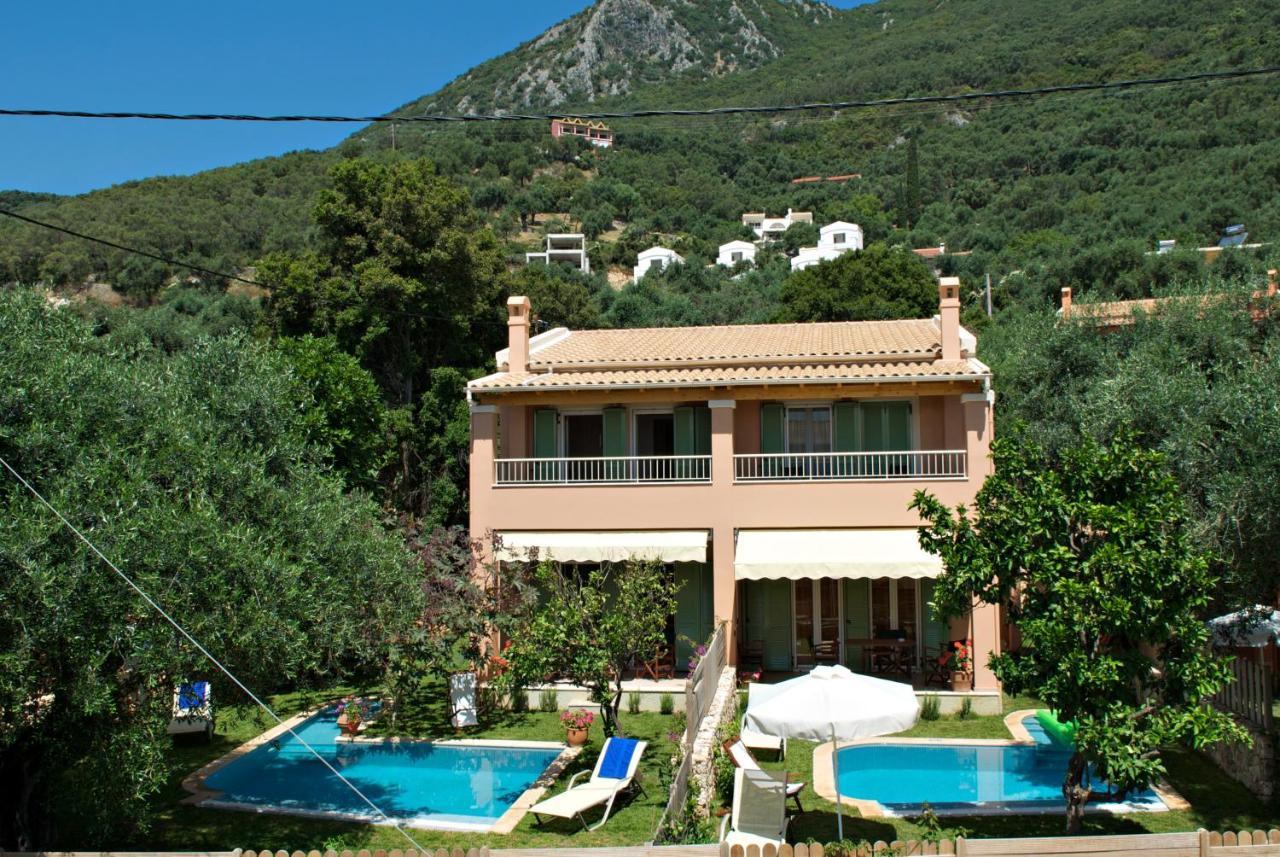 Aparthotel La Riviera Seaside & 4*
