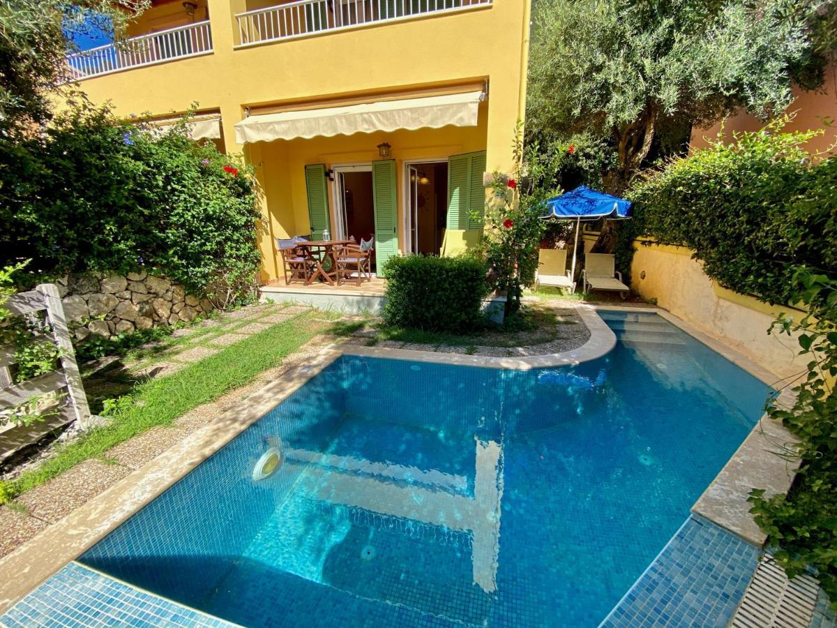 La Riviera Seaside & 4*