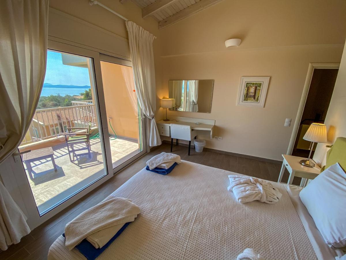 La Riviera Seaside & 4*