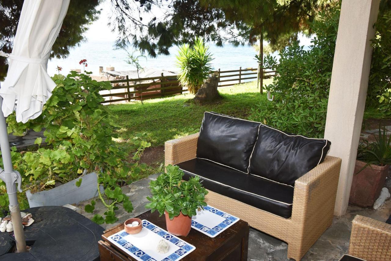 Barlee Front House, * Metamorfosi (Sithonia)