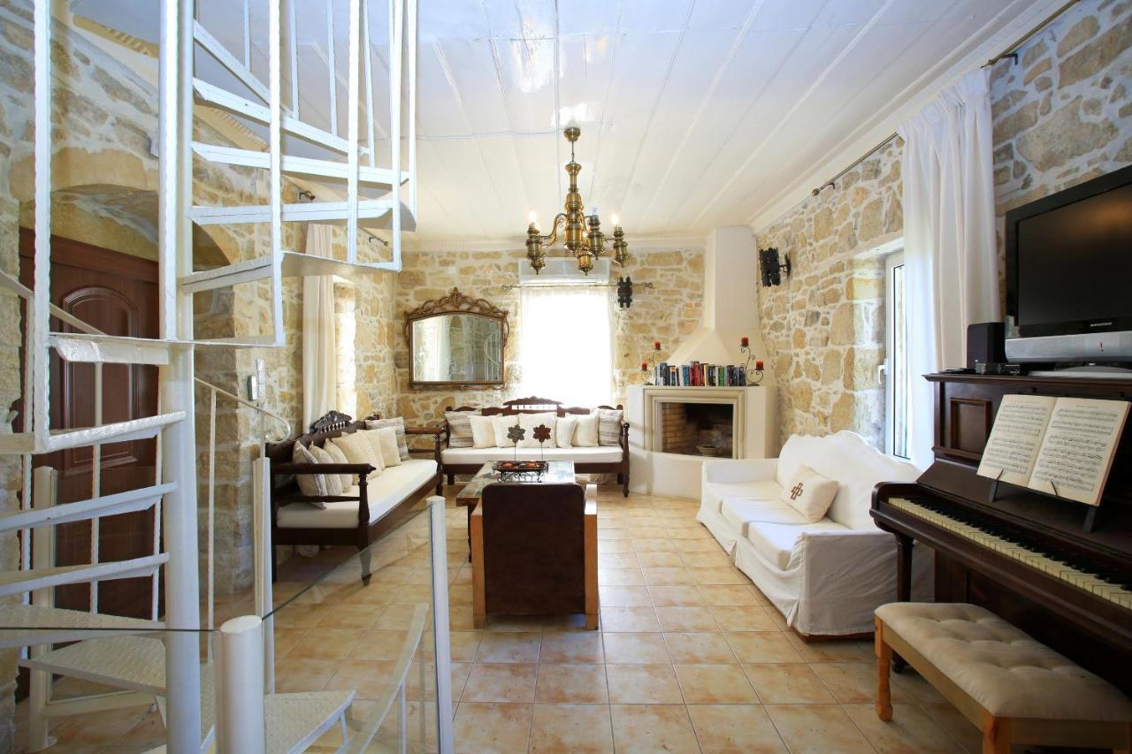Oasis Kamilari