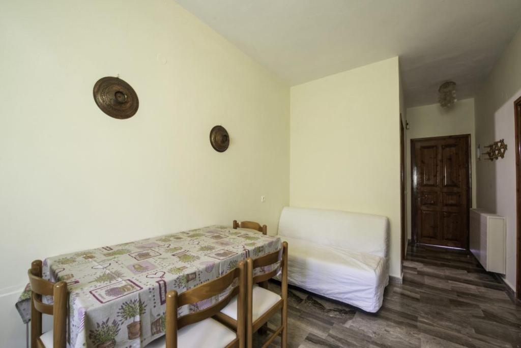 Miltiadis Spiti Miltiadis Agios Georgios Pagon