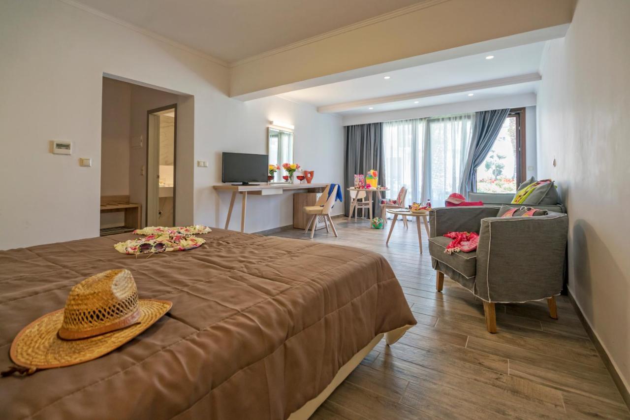 Lagomandra Beach Hotel Hotel