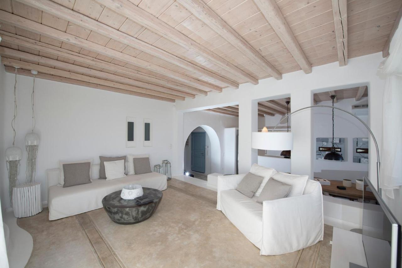 Azurite With Heated Pool By Diles Villa *