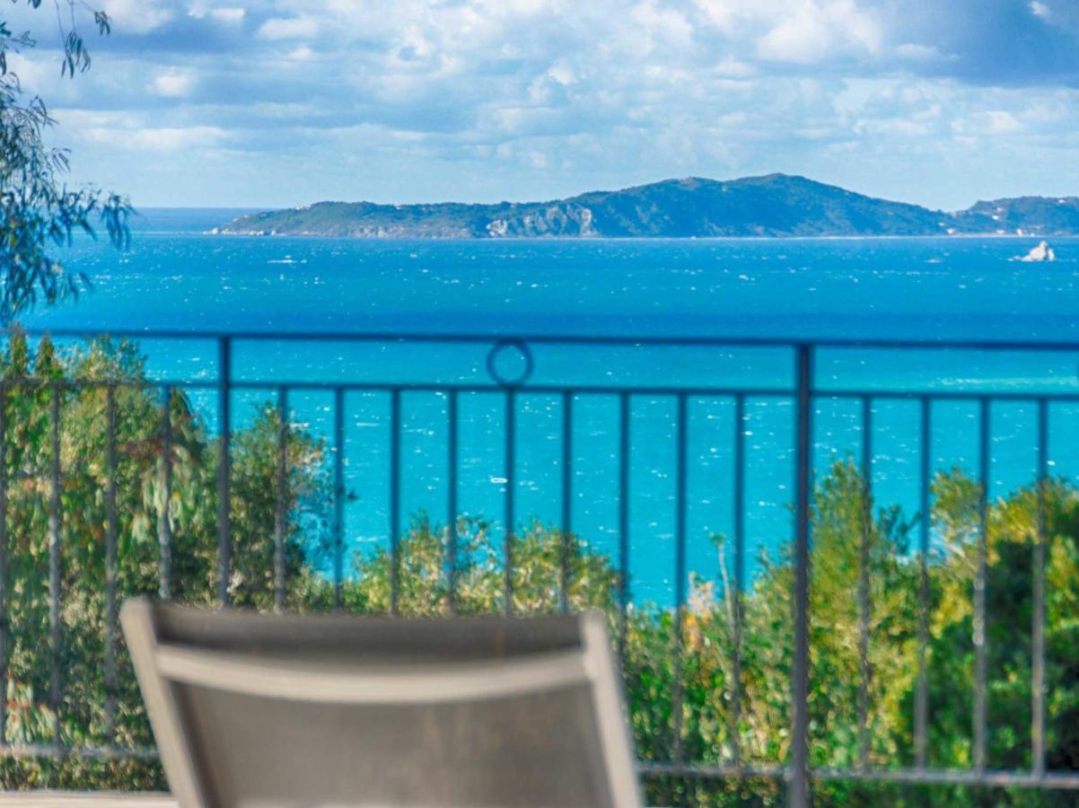 - 3 Minutes From The With Heated Eco-pool And Sunset View Villa Afionas