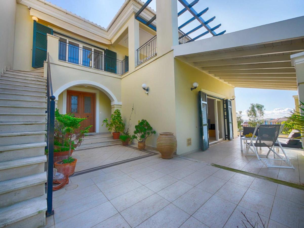 - 3 Minutes From The With Heated Eco-pool And Sunset View Villa *