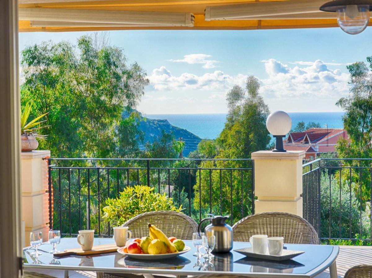 - 3 Minutes From The With Heated Eco-pool And Sunset View Afionas
