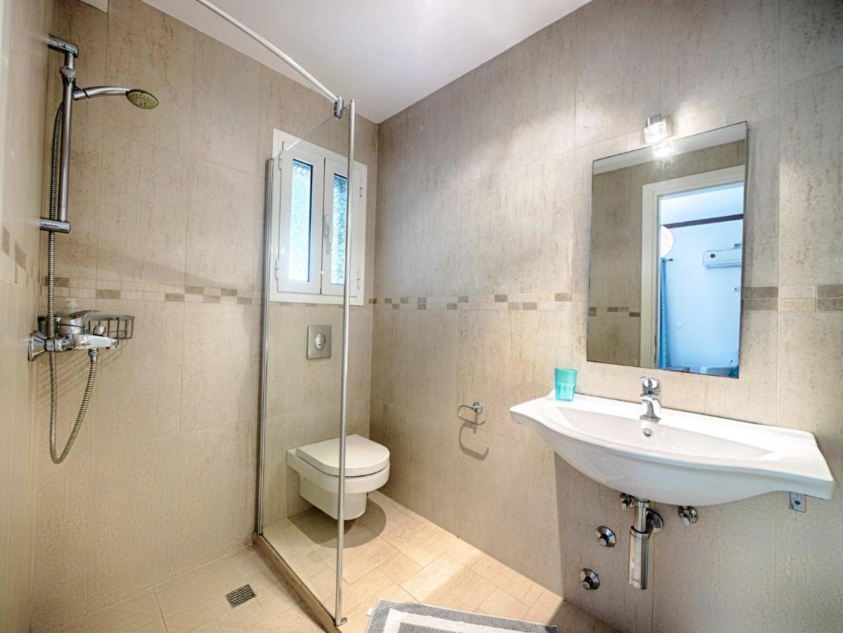 - 3 Minutes From The With Heated Eco-pool And Sunset View *