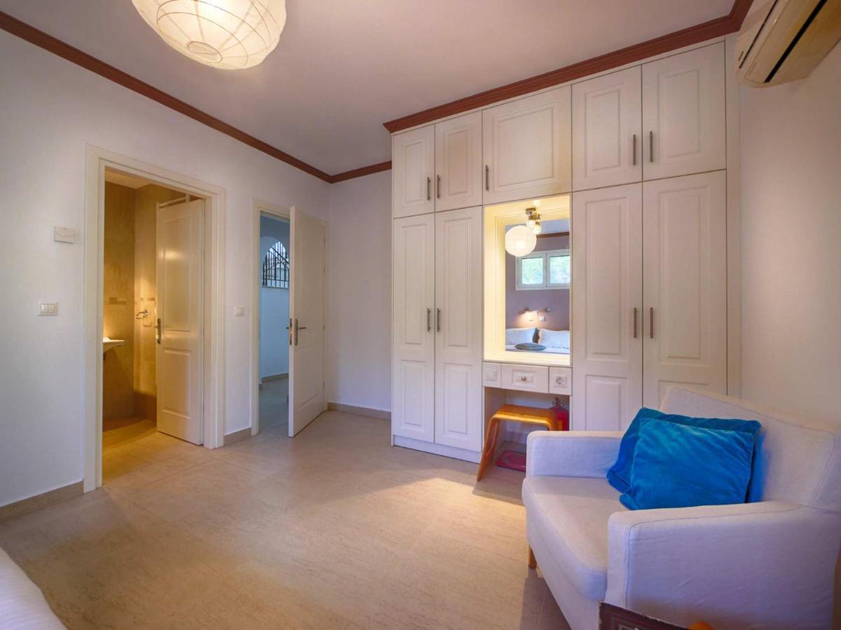 - 3 Minutes From The With Heated Eco-pool And Sunset View Villa Afionas
