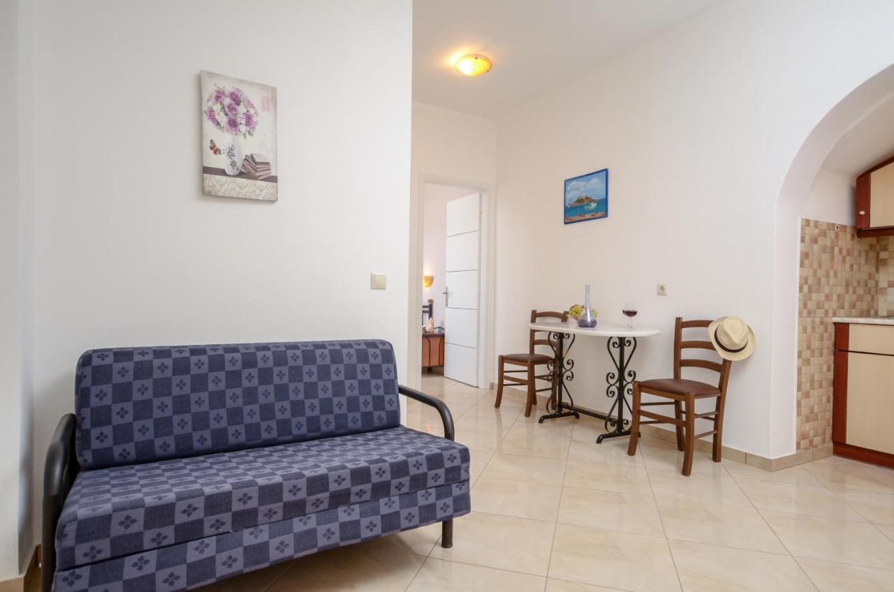 Gaitani Plaka Naxos Aparthotel