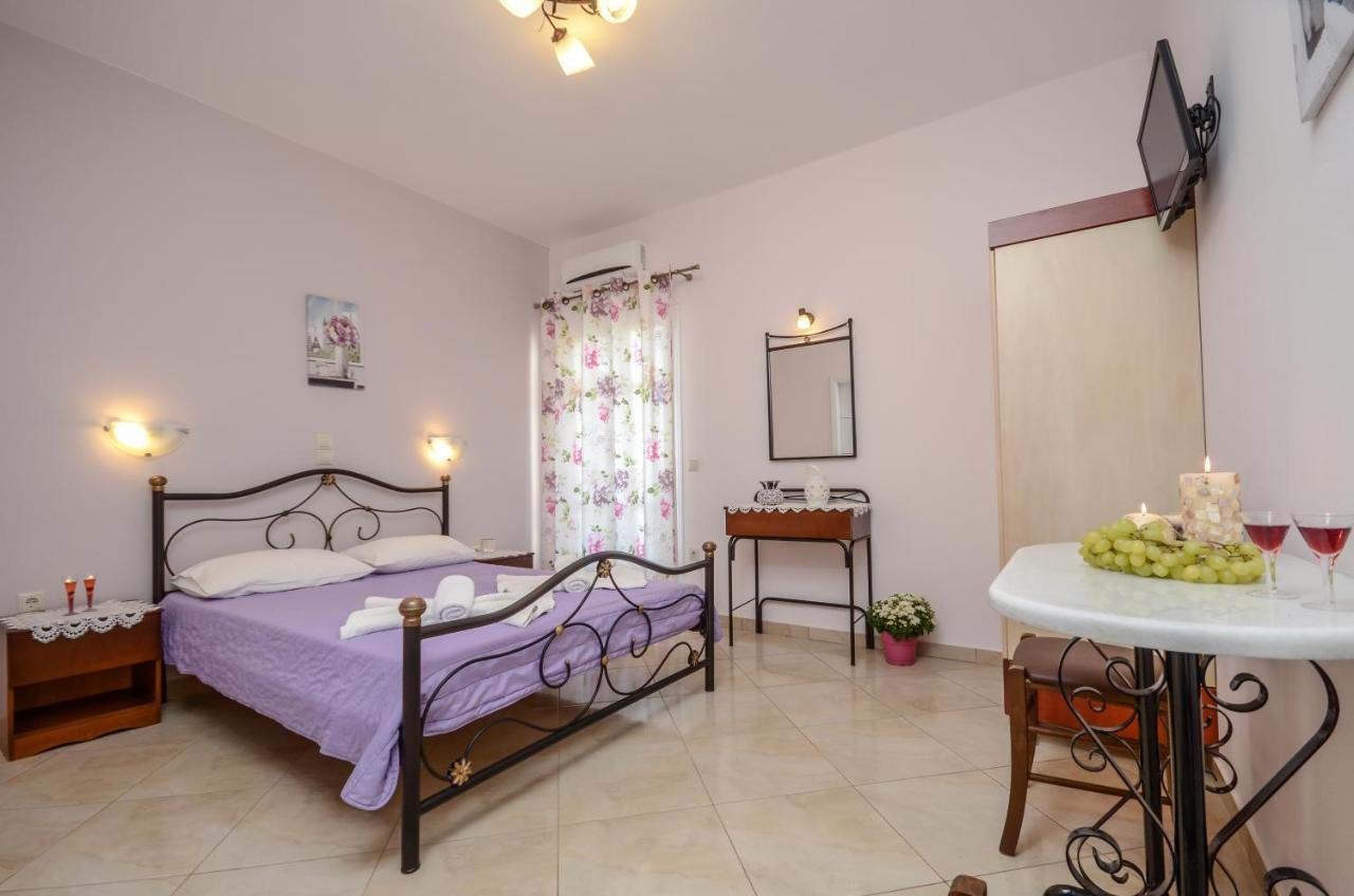 Gaitani Plaka Naxos Aparthotel