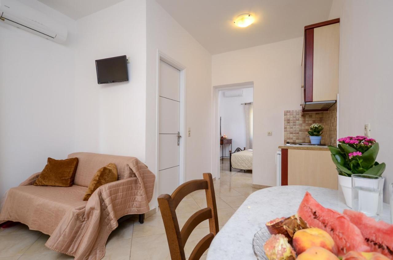 Gaitani Plaka Naxos Aparthotel
