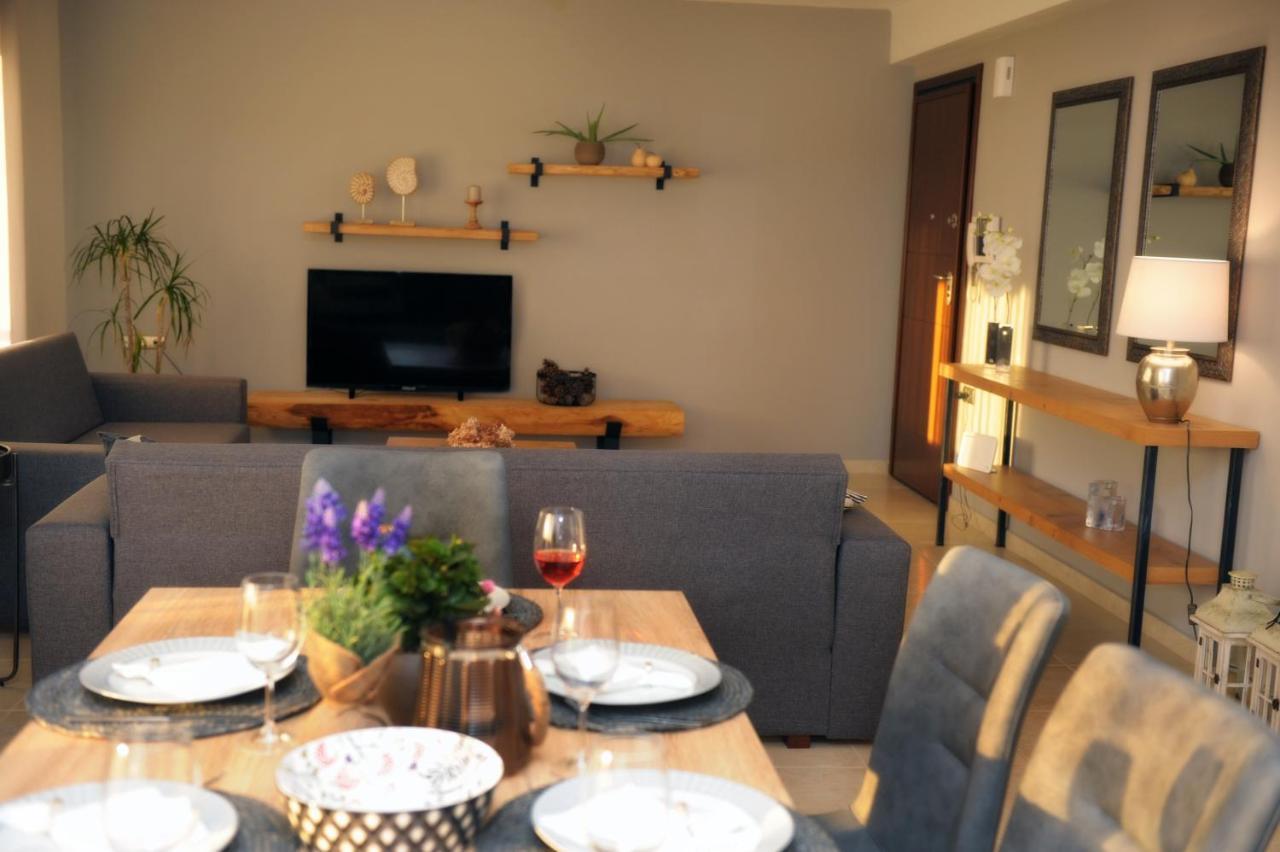 Onar Luxury Apartment Nea Peramos (Macedonia)