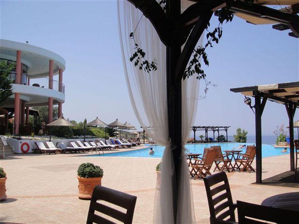 Alia Palace - Adults Only 16+
