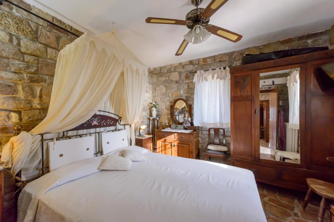 Majestic Chateau - Spectacular Seascapes & Pool Villa Kalamata