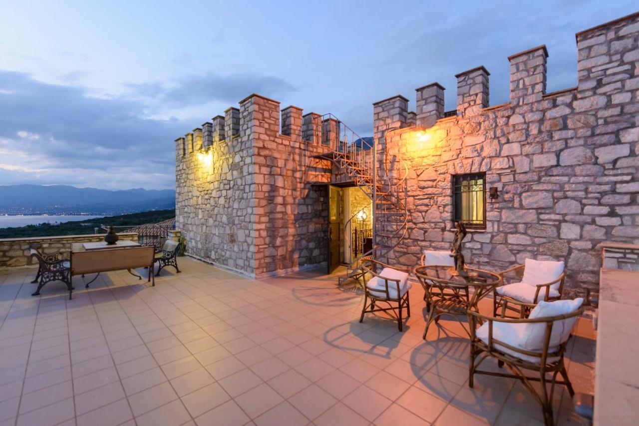 Majestic Chateau - Spectacular Seascapes & Pool Villa Kalamata