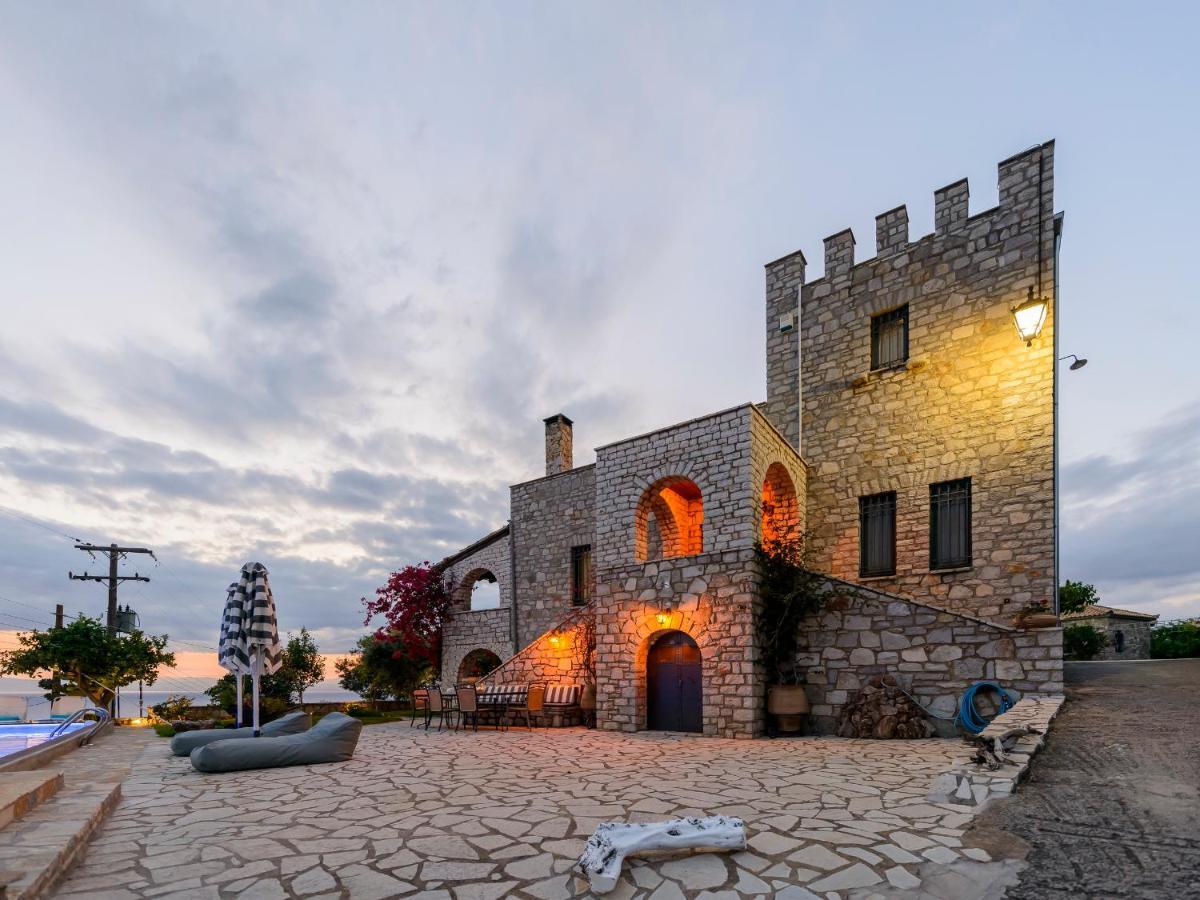 Majestic Chateau - Spectacular Seascapes & Pool Villa