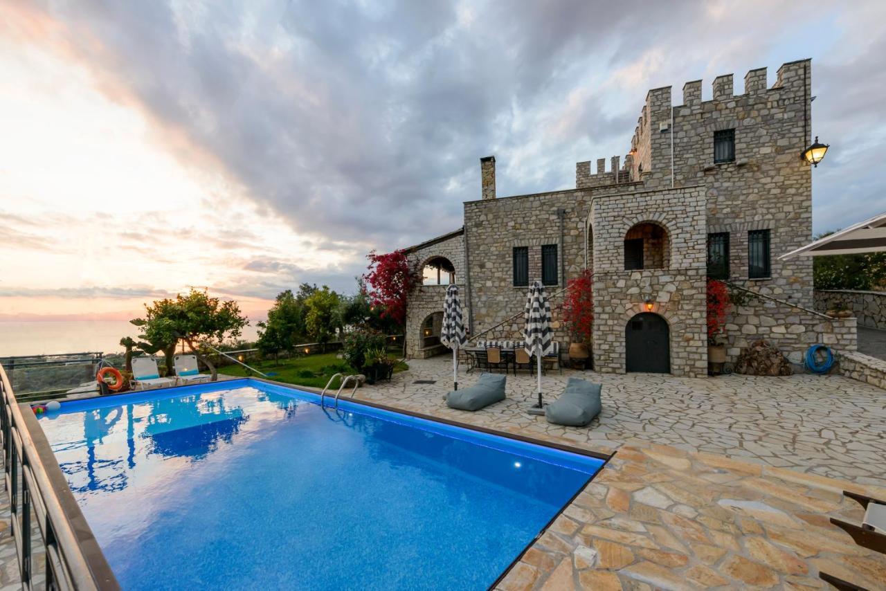 Villa Majestic Chateau - Spectacular Seascapes & Pool Kalamata
