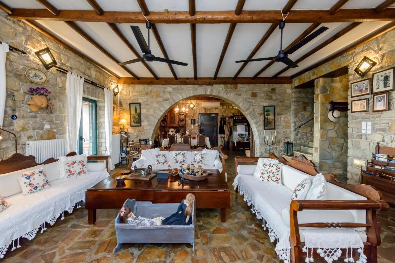 Majestic Chateau - Spectacular Seascapes & Pool *