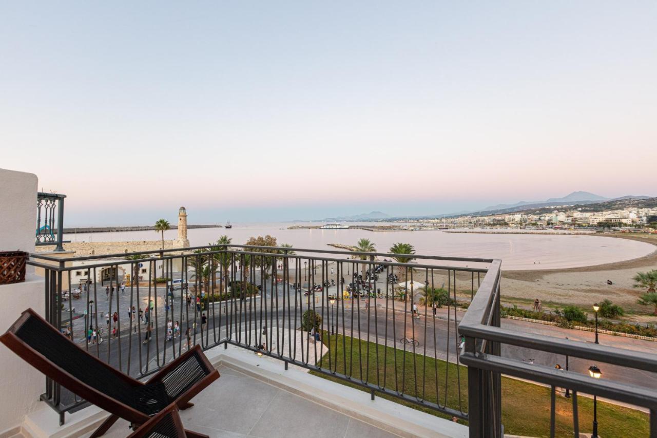 V77 Seafront Apartment