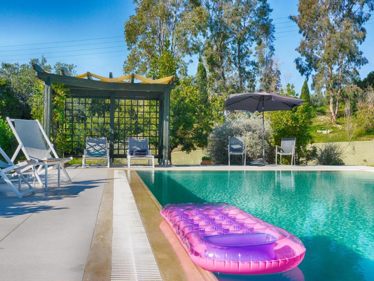 - 3 Minutes From The With Heated Eco-pool And Sunset View Villa